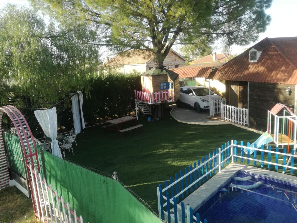 Bungalow Perotonar Ideal Para Familia Con Niños La Puebla de Cazalla Bagian luar foto