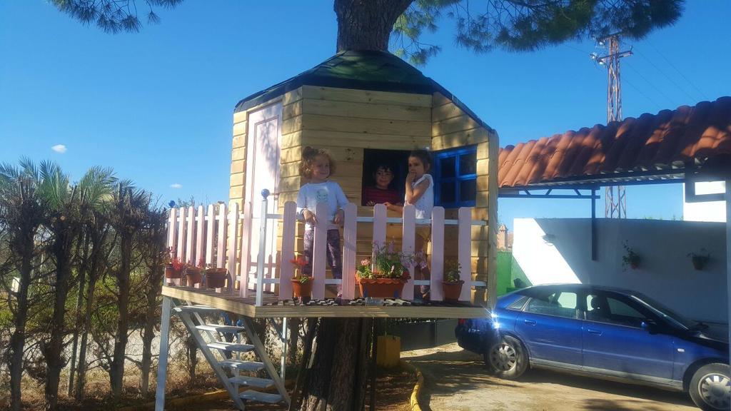 Bungalow Perotonar Ideal Para Familia Con Niños La Puebla de Cazalla Bagian luar foto